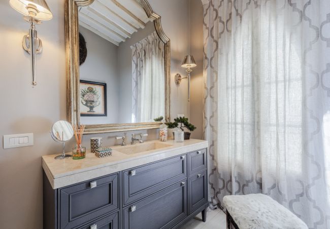 Апартаменты на Lucca - LA CASINA Luxury Home inside the Walls of Lucca with Garden, A/c, Wifi Апартаменты на Lucca - LA CASINA Luxury Home inside the Walls of Lucca with Garden, A/c, Wifi