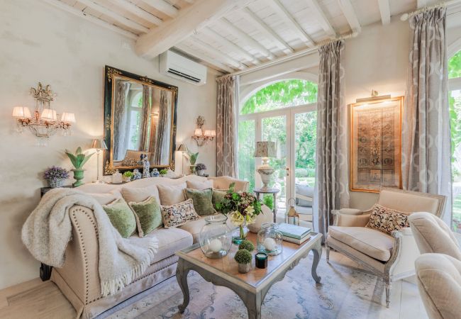 Апартаменты на Lucca - LA CASINA Luxury Home inside the Walls of Lucca with Garden, A/c, Wifi Апартаменты на Lucca - LA CASINA Luxury Home inside the Walls of Lucca with Garden, A/c, Wifi