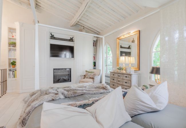 Апартаменты на Lucca - LA CASINA Luxury Home inside the Walls of Lucca with Garden, A/c, Wifi Апартаменты на Lucca - LA CASINA Luxury Home inside the Walls of Lucca with Garden, A/c, Wifi