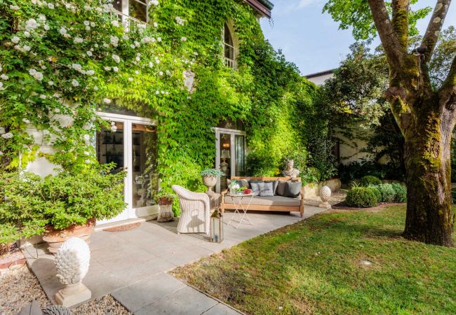 Апартаменты на Lucca - LA CASINA Luxury Home inside the Walls of Lucca with Garden, A/c, Wifi Апартаменты на Lucca - LA CASINA Luxury Home inside the Walls of Lucca with Garden, A/c, Wifi