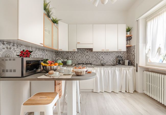 Вилла на Lucca - VILLA OLIVIA: a New Luxury Villa with Garden in Lucca with PARKING Вилла на Lucca - VILLA OLIVIA: a New Luxury Villa with Garden in Lucca with PARKING