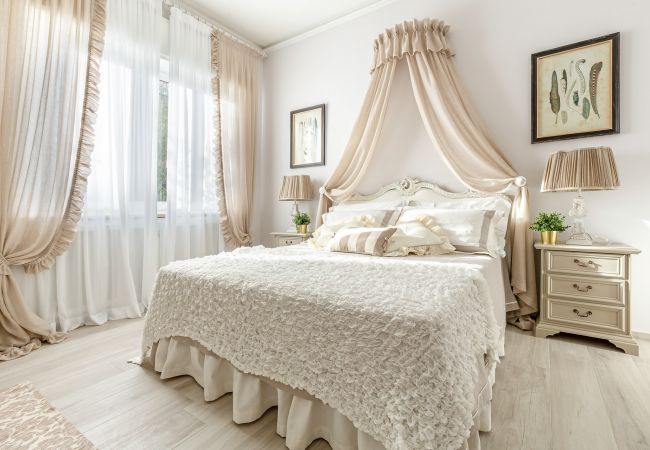 Вилла на Lucca - VILLA OLIVIA: a New Luxury Villa with Garden in Lucca with PARKING Вилла на Lucca - VILLA OLIVIA: a New Luxury Villa with Garden in Lucca with PARKING