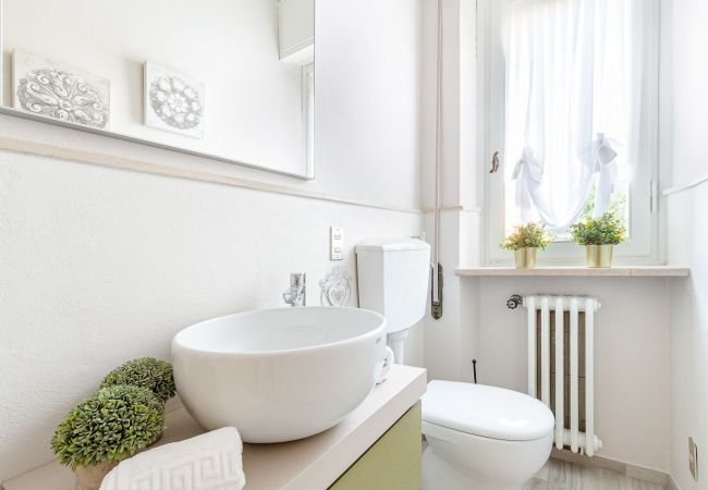 Вилла на Lucca - VILLA OLIVIA: a New Luxury Villa with Garden in Lucca with PARKING Вилла на Lucca - VILLA OLIVIA: a New Luxury Villa with Garden in Lucca with PARKING