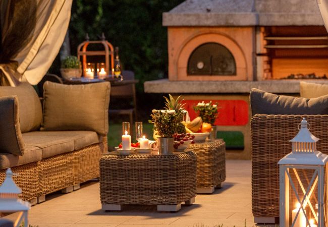 Вилла на Lucca - VILLA OLIVIA: a New Luxury Villa with Garden in Lucca with PARKING Вилла на Lucca - VILLA OLIVIA: a New Luxury Villa with Garden in Lucca with PARKING