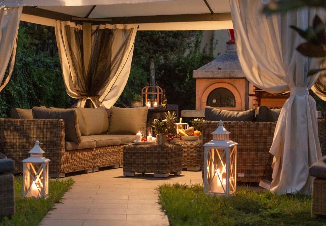 Вилла на Lucca - VILLA OLIVIA: a New Luxury Villa with Garden in Lucca with PARKING Вилла на Lucca - VILLA OLIVIA: a New Luxury Villa with Garden in Lucca with PARKING