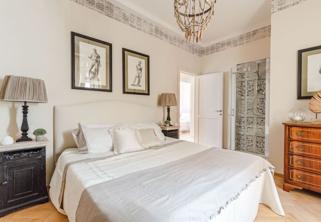 Апартаменты на Lucca - CASA SAN FREDIANO 3 Luxury Bedrooms and a Charming LUCCA View Inside the Walls Апартаменты на Lucca - CASA SAN FREDIANO 3 Luxury Bedrooms and a Charming LUCCA View Inside the Walls