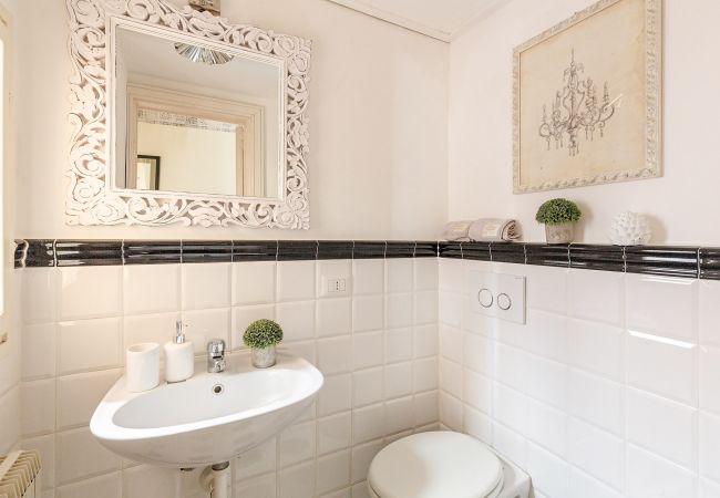 Апартаменты на Lucca - CASA SAN FREDIANO 3 Luxury Bedrooms and a Charming LUCCA View Inside the Walls Апартаменты на Lucca - CASA SAN FREDIANO 3 Luxury Bedrooms and a Charming LUCCA View Inside the Walls