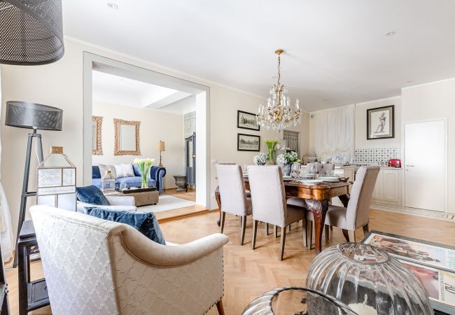 Апартаменты на Lucca - CASA SAN FREDIANO 3 Luxury Bedrooms and a Charming LUCCA View Inside the Walls Апартаменты на Lucca - CASA SAN FREDIANO 3 Luxury Bedrooms and a Charming LUCCA View Inside the Walls