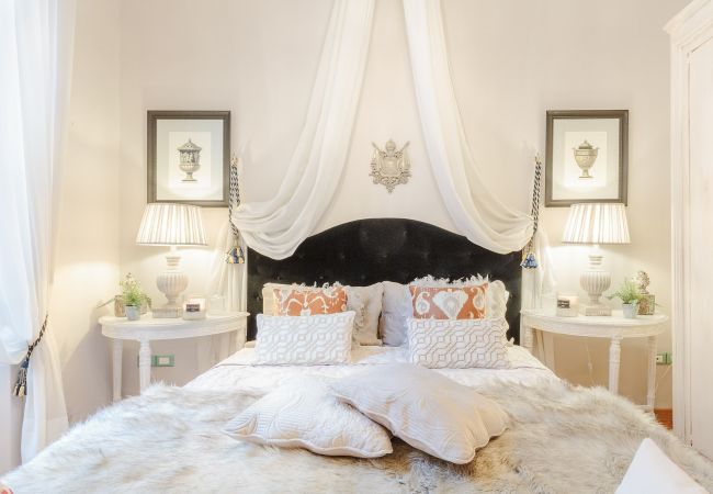 Апартаменты на Lucca - Romantic LUCCA apartment With View Over a Church Апартаменты на Lucca - Romantic LUCCA apartment With View Over a Church