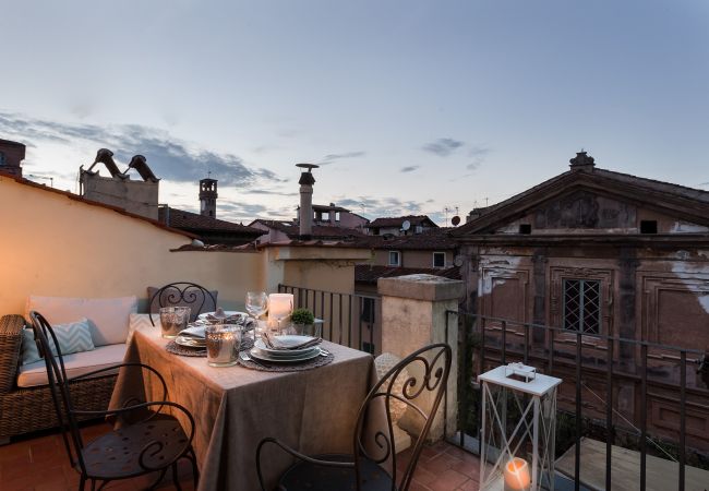 Апартаменты на Lucca - CASA MARGHERITA Stunning view from Terrace Апартаменты на Lucca - CASA MARGHERITA Stunning view from Terrace