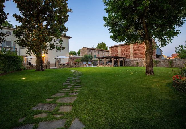 Вилла на Lucca - HONEYMOON LEONOR VILLA in bike distance from Lucca Вилла на Lucca - HONEYMOON LEONOR VILLA in bike distance from Lucca