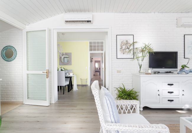 Вилла на Forte dei Marmi - FORTE DEI MARMI House 150 metres from the Beach Вилла на Forte dei Marmi - FORTE DEI MARMI House 150 metres from the Beach