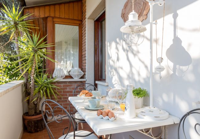 Вилла на Forte dei Marmi - FORTE DEI MARMI House 150 metres from the Beach Вилла на Forte dei Marmi - FORTE DEI MARMI House 150 metres from the Beach