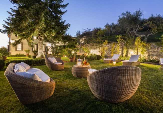  на Capannori - VILLA VALGIANO a Tuscan Country House among the Vineyards - 12 bedrooms and SPA