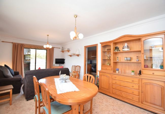 Шале на Playa de Muro - Ca Na Coloma 145 fantástica villa con barbacoa, billar, ping pong y WiFi Шале на Playa de Muro - Ca Na Coloma 145 fantástica villa con barbacoa, billar, ping pong y WiFi