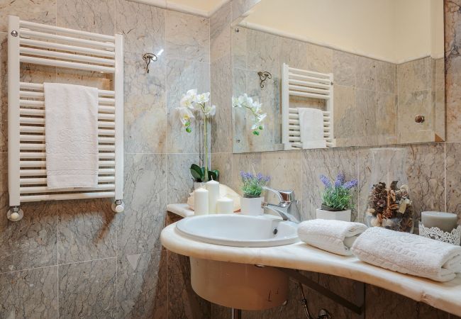Вилла на Orentano - 11 bedrooms Luxury Farmhouse, Private Pool, Jacuzzi, Private Tennis Вилла на Orentano - 11 bedrooms Luxury Farmhouse, Private Pool, Jacuzzi, Private Tennis