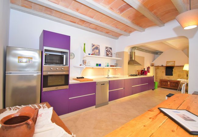 Дом на Muro - Casa de Pueblo 015 con piscina privada, jardín, terraza, barbacoa y WiFi Дом на Muro - Casa de Pueblo 015 con piscina privada, jardín, terraza, barbacoa y WiFi