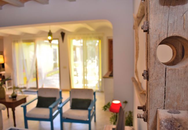 Дом на Muro - Casa de Pueblo 015 con piscina privada, jardín, terraza, barbacoa y WiFi Дом на Muro - Casa de Pueblo 015 con piscina privada, jardín, terraza, barbacoa y WiFi