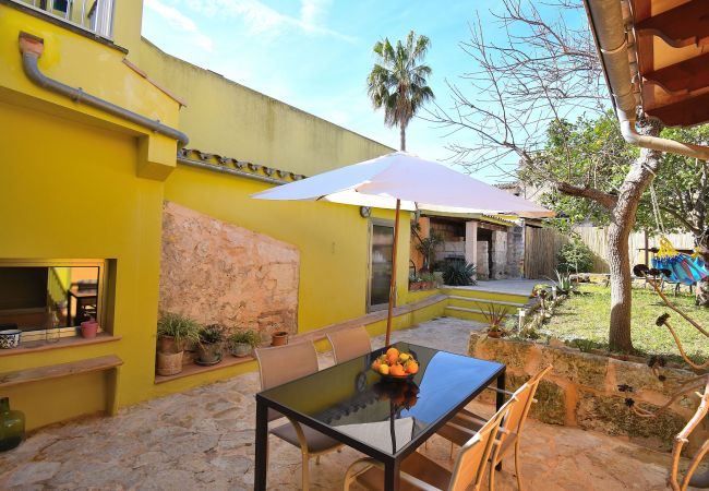 Дом на Muro - Casa de Pueblo 015 con piscina privada, jardín, terraza, barbacoa y WiFi Дом на Muro - Casa de Pueblo 015 con piscina privada, jardín, terraza, barbacoa y WiFi