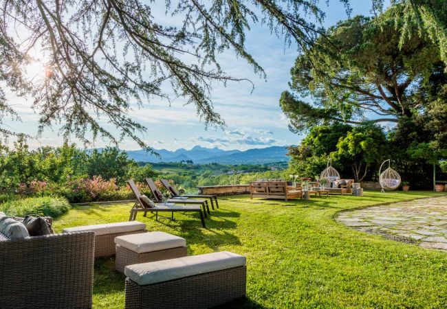 Вилла на Montecarlo - 10 Bedrooms Villa in Lucca, SPA, Panoramic Pool Вилла на Montecarlo - 10 Bedrooms Villa in Lucca, SPA, Panoramic Pool