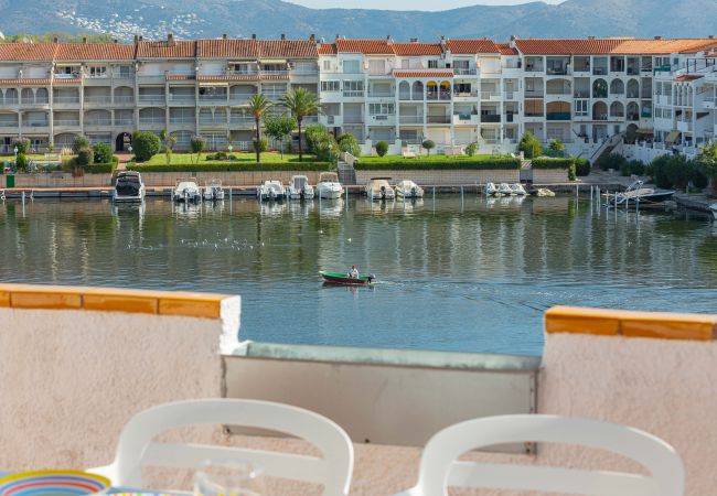 Вилла на Empuriabrava - Empuriabrava Вилла на Empuriabrava - Empuriabrava