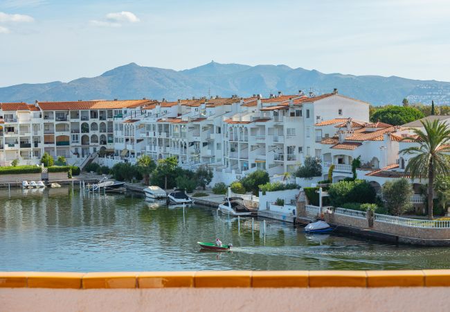 Вилла на Empuriabrava - Empuriabrava Вилла на Empuriabrava - Empuriabrava