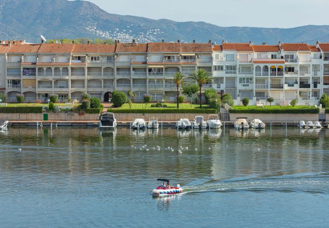 Вилла на Empuriabrava - Empuriabrava Вилла на Empuriabrava - Empuriabrava