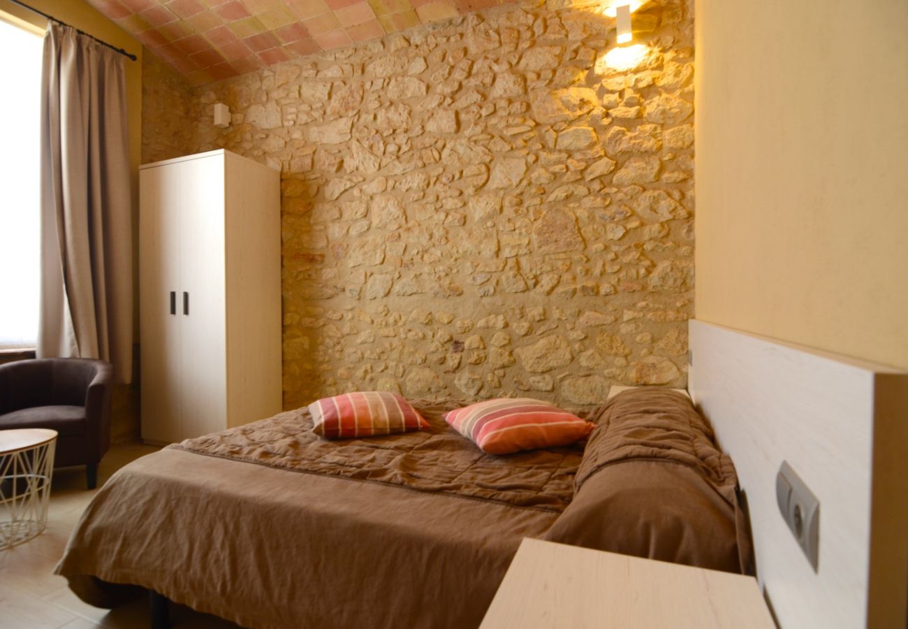 Rent by room на Pals - PETIT PALS - TORRENT