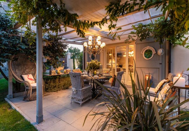 Вилла на Montecarlo - VILLA GIANNA, the Secret Interior Designer's Private Retreat with Pool Вилла на Montecarlo - VILLA GIANNA, the Secret Interior Designer's Private Retreat with Pool