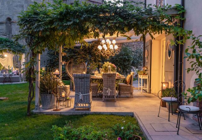 Вилла на Montecarlo - VILLA GIANNA, the Secret Interior Designer's Private Retreat with Pool Вилла на Montecarlo - VILLA GIANNA, the Secret Interior Designer's Private Retreat with Pool