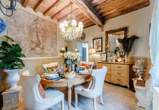 Вилла на Montecarlo - VILLA GIANNA, the Secret Interior Designer's Private Retreat with Pool Вилла на Montecarlo - VILLA GIANNA, the Secret Interior Designer's Private Retreat with Pool