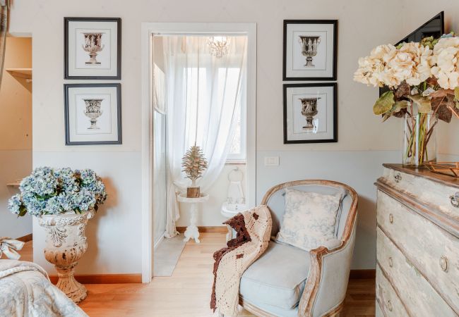 Вилла на Montecarlo - VILLA GIANNA, the Secret Interior Designer's Private Retreat with Pool Вилла на Montecarlo - VILLA GIANNA, the Secret Interior Designer's Private Retreat with Pool