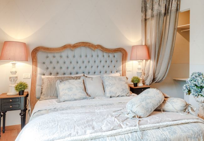 Вилла на Montecarlo - VILLA GIANNA, the Secret Interior Designer's Private Retreat with Pool Вилла на Montecarlo - VILLA GIANNA, the Secret Interior Designer's Private Retreat with Pool