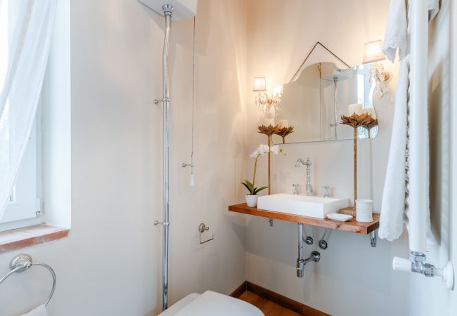 Вилла на Montecarlo - VILLA GIANNA, the Secret Interior Designer's Private Retreat with Pool Вилла на Montecarlo - VILLA GIANNA, the Secret Interior Designer's Private Retreat with Pool