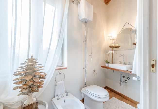 Вилла на Montecarlo - VILLA GIANNA, the Secret Interior Designer's Private Retreat with Pool Вилла на Montecarlo - VILLA GIANNA, the Secret Interior Designer's Private Retreat with Pool