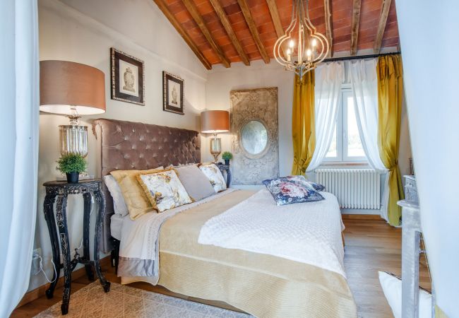 Вилла на Montecarlo - VILLA GIANNA, the Secret Interior Designer's Private Retreat with Pool Вилла на Montecarlo - VILLA GIANNA, the Secret Interior Designer's Private Retreat with Pool