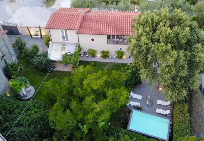 Вилла на Montecarlo - VILLA GIANNA, the Secret Interior Designer's Private Retreat with Pool Вилла на Montecarlo - VILLA GIANNA, the Secret Interior Designer's Private Retreat with Pool