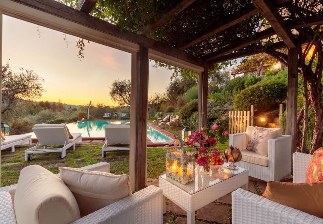 Вилла на Lucca - Villa Gufo The Place to Be. Panoramic Private Pool with a Lucca View and Private Tennis Court Вилла на Lucca - Villa Gufo The Place to Be. Panoramic Private Pool with a Lucca View and Private Tennis Court