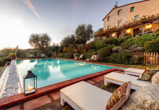 Вилла на Lucca - Villa Gufo The Place to Be. Panoramic Private Pool with a Lucca View and Private Tennis Court Вилла на Lucca - Villa Gufo The Place to Be. Panoramic Private Pool with a Lucca View and Private Tennis Court