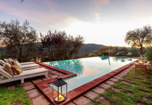 Вилла на Lucca - Villa Gufo The Place to Be. Panoramic Private Pool with a Lucca View and Private Tennis Court Вилла на Lucca - Villa Gufo The Place to Be. Panoramic Private Pool with a Lucca View and Private Tennis Court