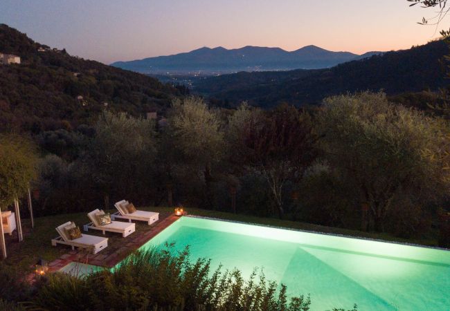 Вилла на Lucca - Villa Gufo The Place to Be. Panoramic Private Pool with a Lucca View and Private Tennis Court Вилла на Lucca - Villa Gufo The Place to Be. Panoramic Private Pool with a Lucca View and Private Tennis Court