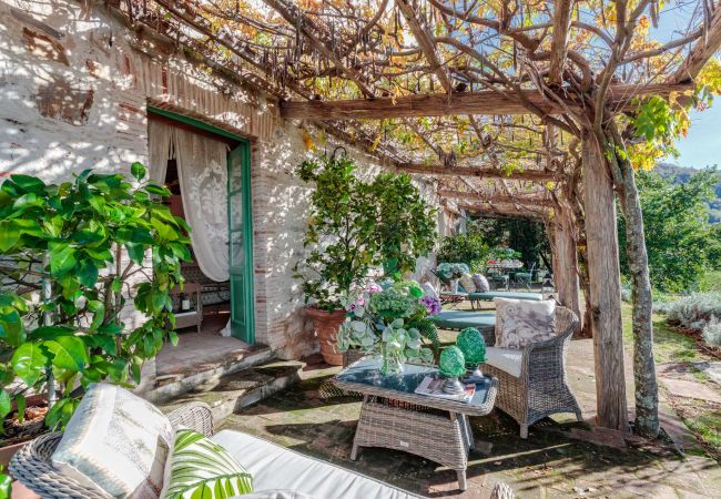 Вилла на Lucca - Villa Gufo The Place to Be. Panoramic Private Pool with a Lucca View and Private Tennis Court Вилла на Lucca - Villa Gufo The Place to Be. Panoramic Private Pool with a Lucca View and Private Tennis Court