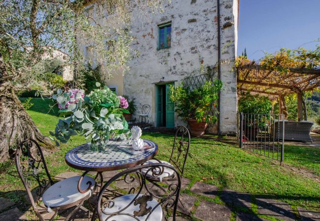 Вилла на Lucca - Villa Gufo The Place to Be. Panoramic Private Pool with a Lucca View and Private Tennis Court Вилла на Lucca - Villa Gufo The Place to Be. Panoramic Private Pool with a Lucca View and Private Tennis Court