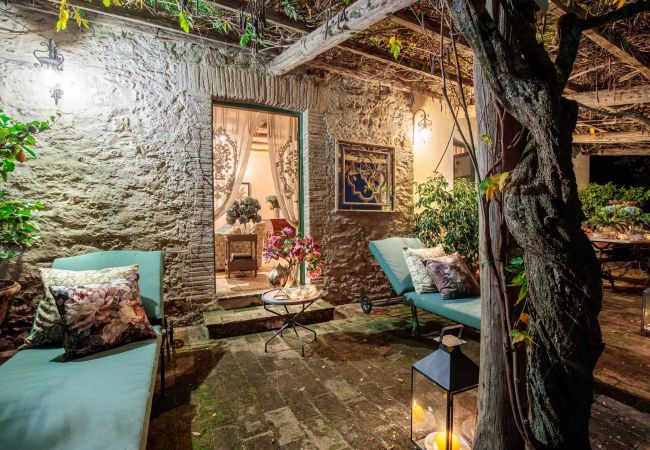 Вилла на Lucca - Villa Gufo The Place to Be. Panoramic Private Pool with a Lucca View and Private Tennis Court Вилла на Lucca - Villa Gufo The Place to Be. Panoramic Private Pool with a Lucca View and Private Tennis Court