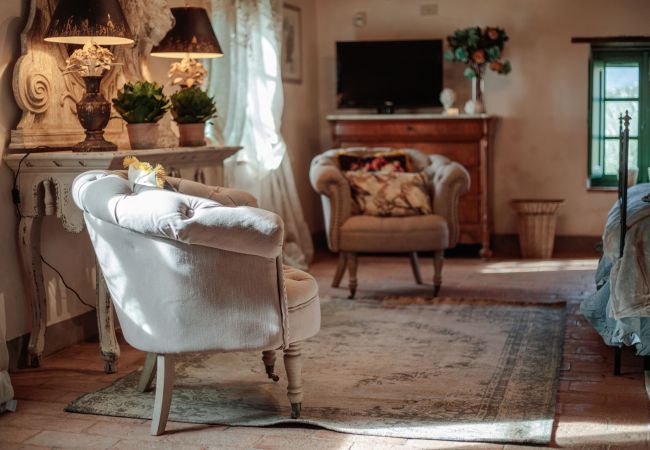 Вилла на Lucca - Villa Gufo The Place to Be. Panoramic Private Pool with a Lucca View and Private Tennis Court Вилла на Lucca - Villa Gufo The Place to Be. Panoramic Private Pool with a Lucca View and Private Tennis Court