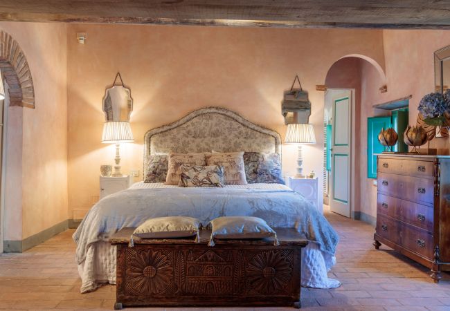 Вилла на Lucca - Villa Gufo The Place to Be. Panoramic Private Pool with a Lucca View and Private Tennis Court Вилла на Lucca - Villa Gufo The Place to Be. Panoramic Private Pool with a Lucca View and Private Tennis Court