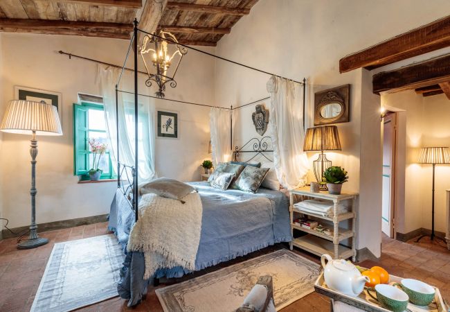 Вилла на Lucca - Villa Gufo The Place to Be. Panoramic Private Pool with a Lucca View and Private Tennis Court Вилла на Lucca - Villa Gufo The Place to Be. Panoramic Private Pool with a Lucca View and Private Tennis Court