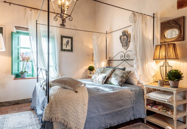 Вилла на Lucca - Villa Gufo The Place to Be. Panoramic Private Pool with a Lucca View and Private Tennis Court Вилла на Lucca - Villa Gufo The Place to Be. Panoramic Private Pool with a Lucca View and Private Tennis Court