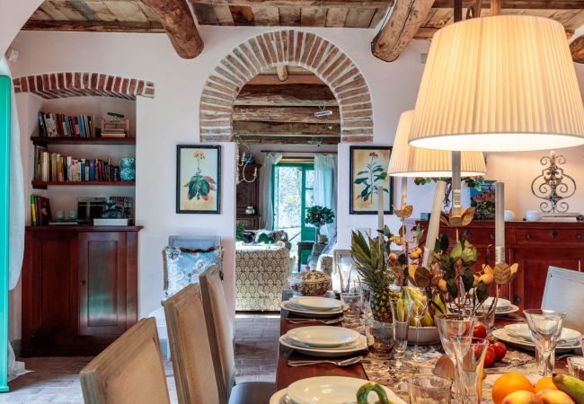 Вилла на Lucca - Villa Gufo The Place to Be. Panoramic Private Pool with a Lucca View and Private Tennis Court Вилла на Lucca - Villa Gufo The Place to Be. Panoramic Private Pool with a Lucca View and Private Tennis Court