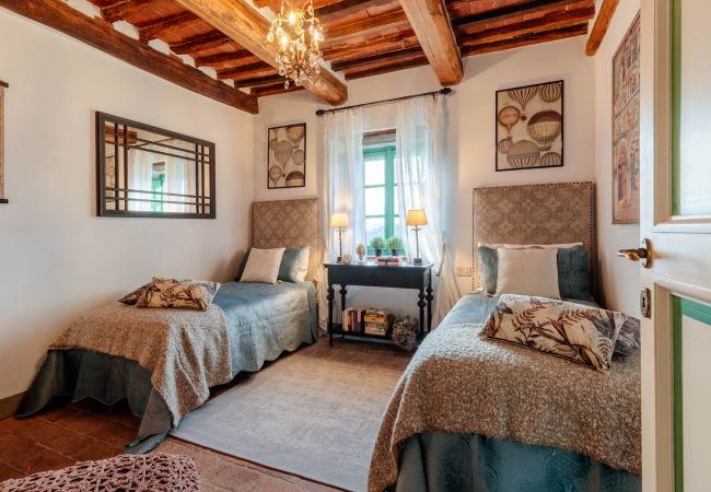 Вилла на Lucca - Villa Gufo The Place to Be. Panoramic Private Pool with a Lucca View and Private Tennis Court Вилла на Lucca - Villa Gufo The Place to Be. Panoramic Private Pool with a Lucca View and Private Tennis Court